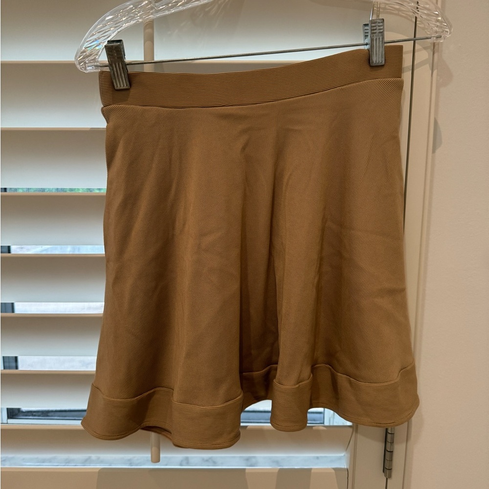 Revolve skirt - Picture 2 of 2